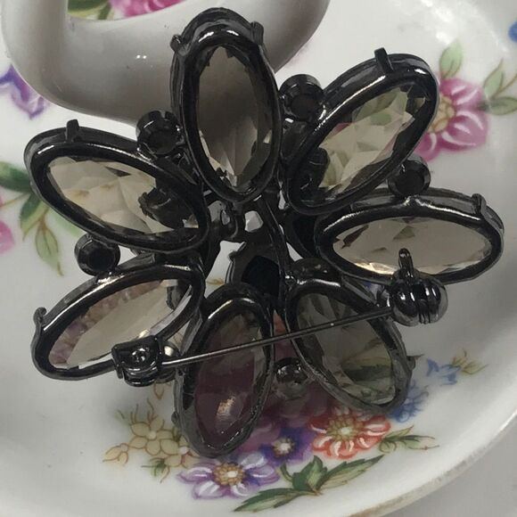 Vintage pin broach - Picture 3 of 5